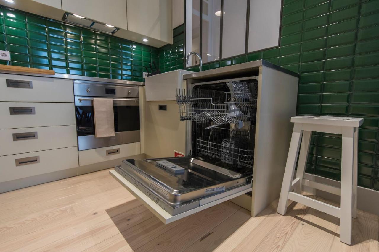 Lovelystay - Charming 3 Bedroom Wonder Downtown リスボン エクステリア 写真